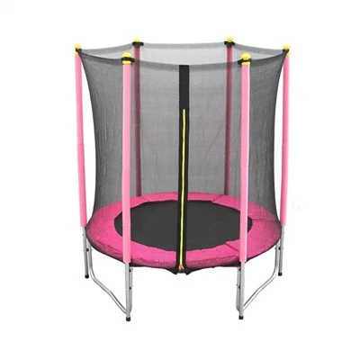 Malé děti trampolína